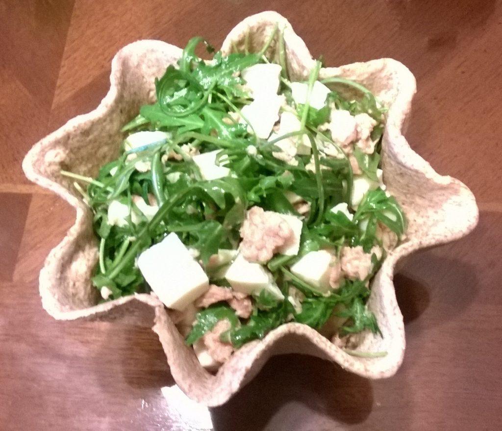 Cialda integrale con rucola, tonno e mozzarella light