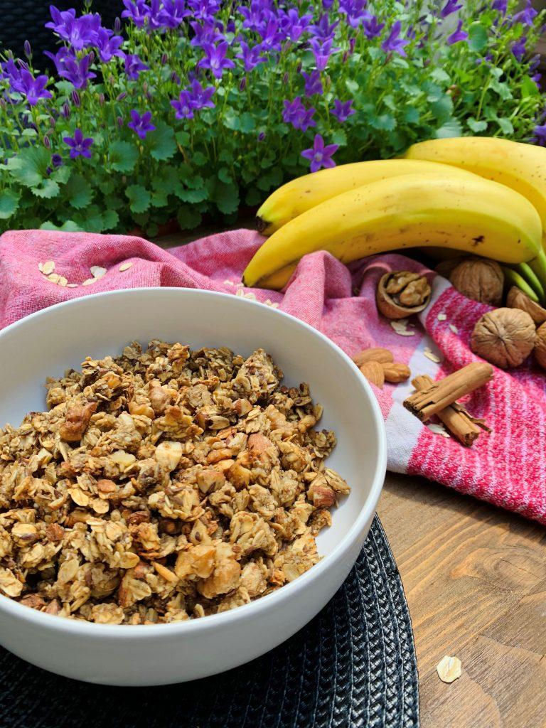 Granola noci, mandorle e tahina